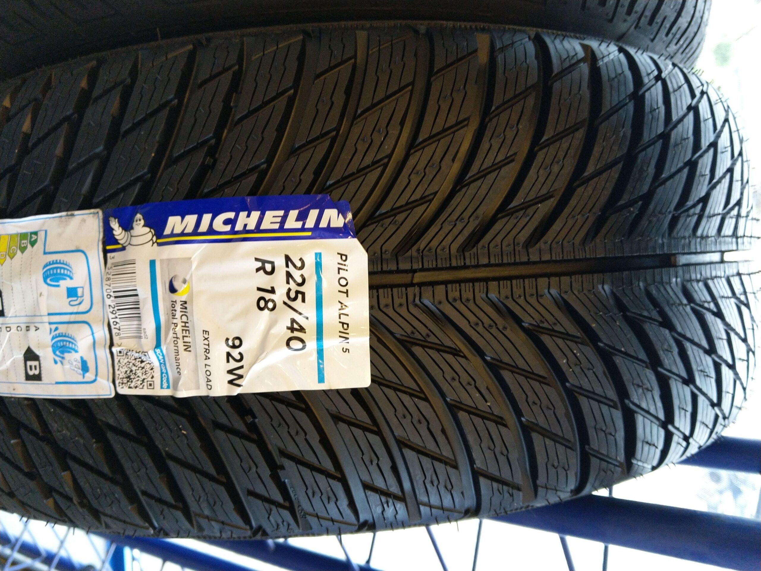 Michelin PILOT ALPIN 5 225/40R19 93W XL FR