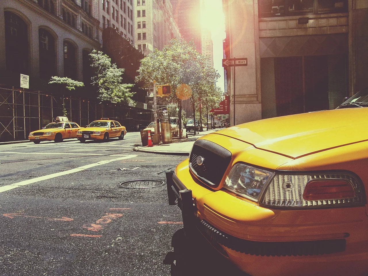 Taxi z OC sprawcy: co pokryje ubezpieczenie kierowcy na działalności gospodarczej