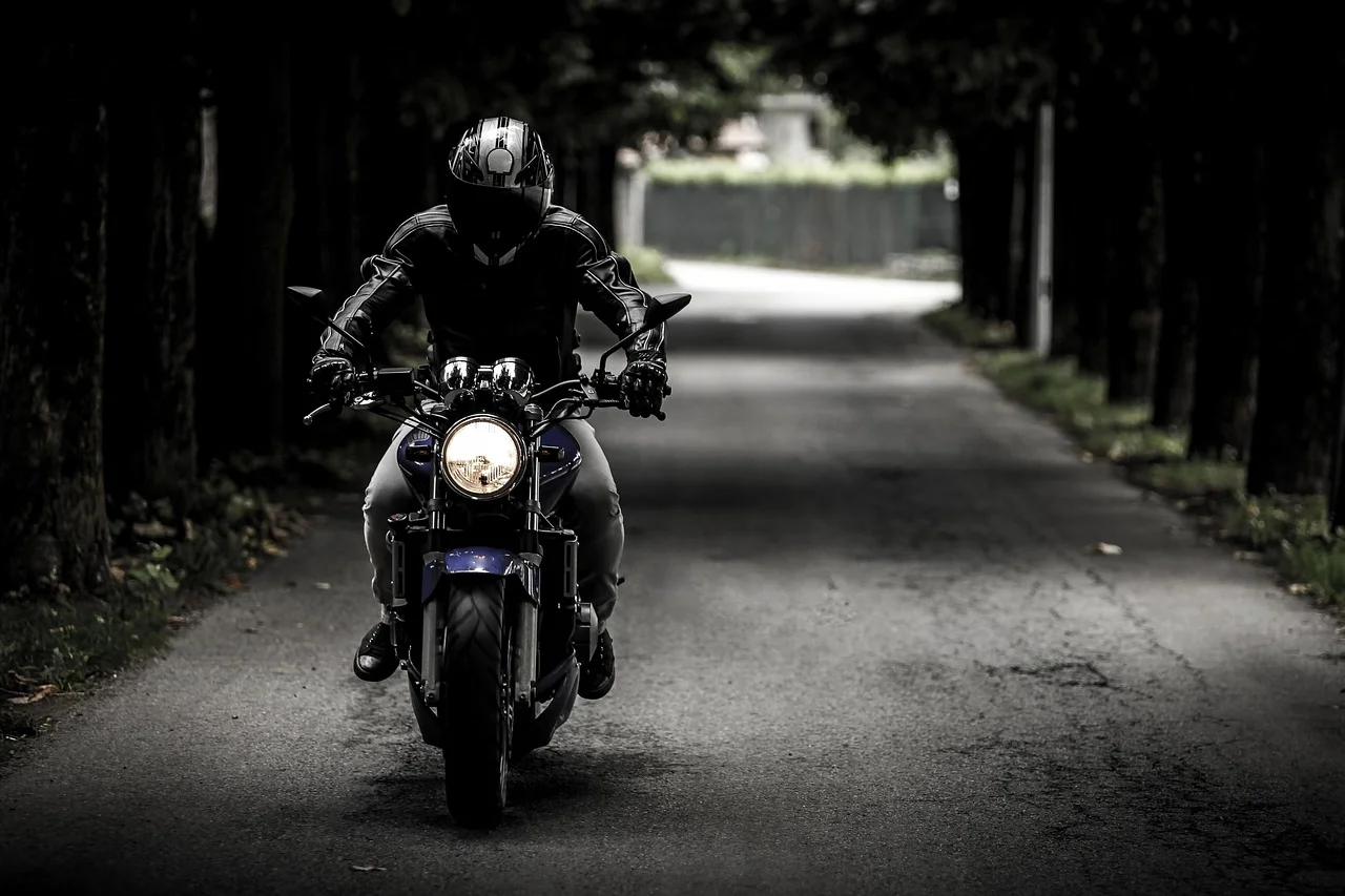 Przyczepki Zasław, lawety i przyczepy motocyklowe — jak wybrać najlepszą?